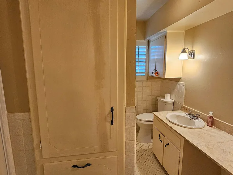 6033 Sandhurst Ln #D — Photo 29