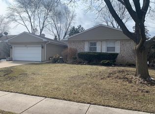 851 Shady Grove Ln, Buffalo Grove, IL 60089