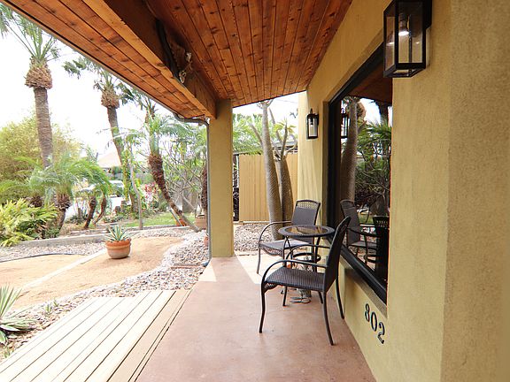 4th image of 802 N Yturria St