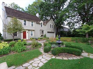 15710 W Shore Ct, Lakewood, OH 44107