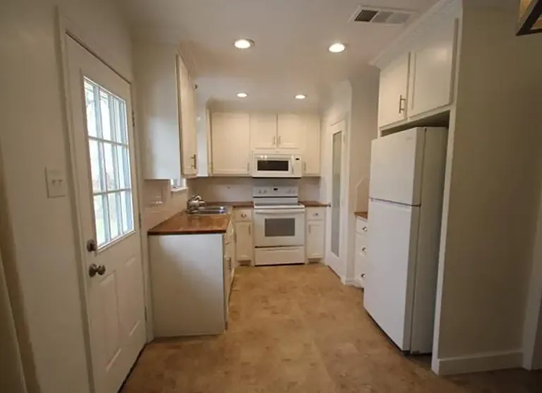 3824 Anderson Ave — Photo 12