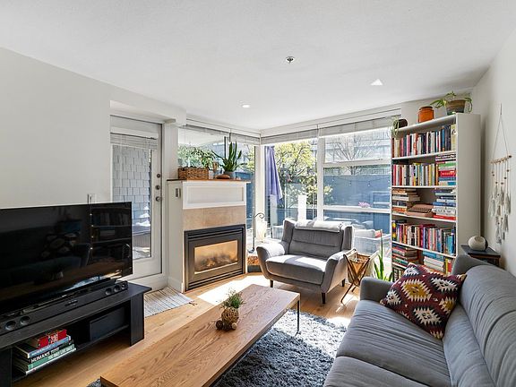 4th image of 638 W 7th Ave #221