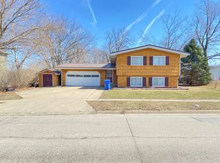 16 N 8th St, Albia, IA 52531