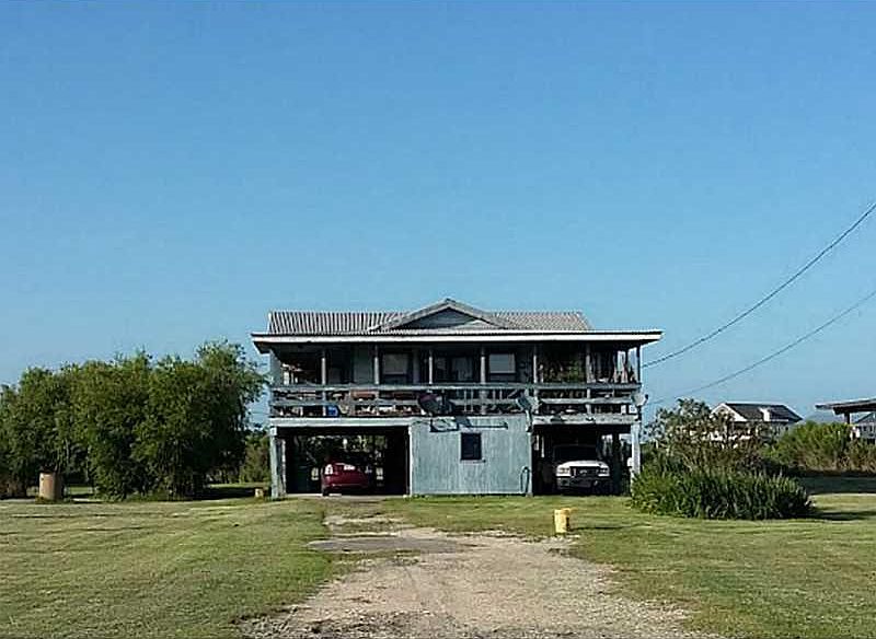 1st image of 3702 Lakeview Dr