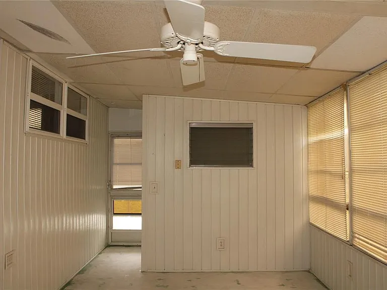 204 50th Avenue Dr W — Photo 24