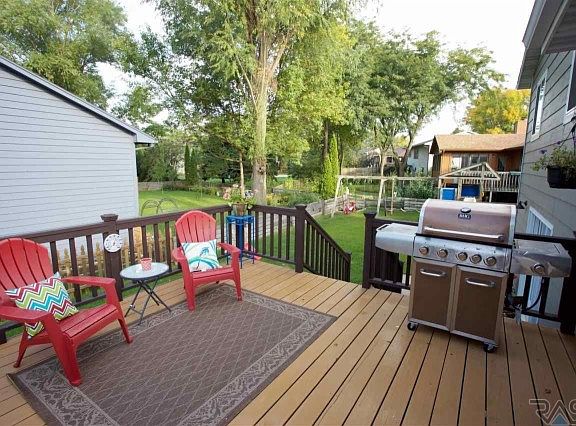 5th image of 726 E Meadowlark Trl
