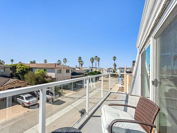 4th image of 5040 Island View St
