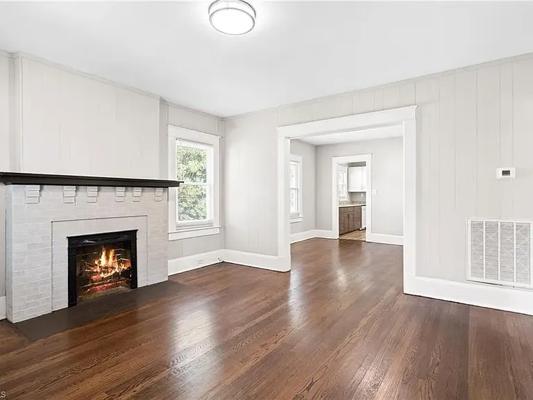 1203 Vance St — Photo 9