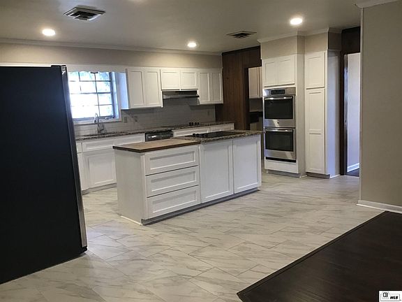 2nd image of 3606 Forsythe Ave