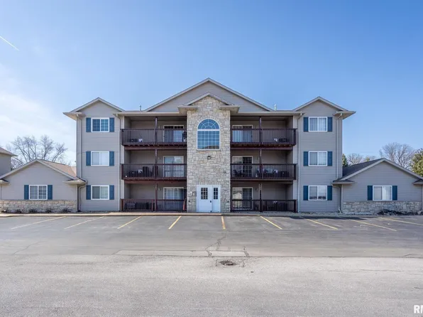 105 E Price St, Eldridge, IA 52748