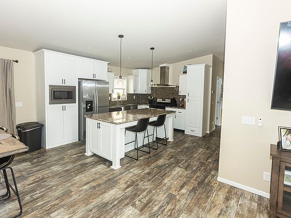 5th image of 2432 Pioneer Way
