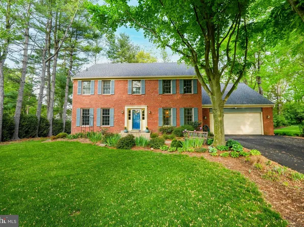 11431 Meath Dr, Fairfax, VA 22030