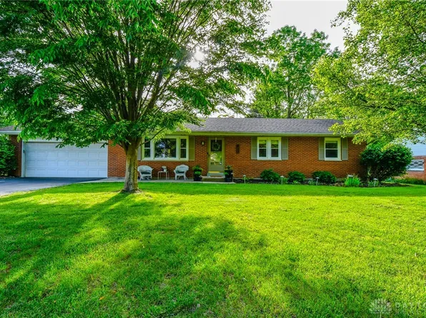 937 Donham Dr, Dayton, OH 45434