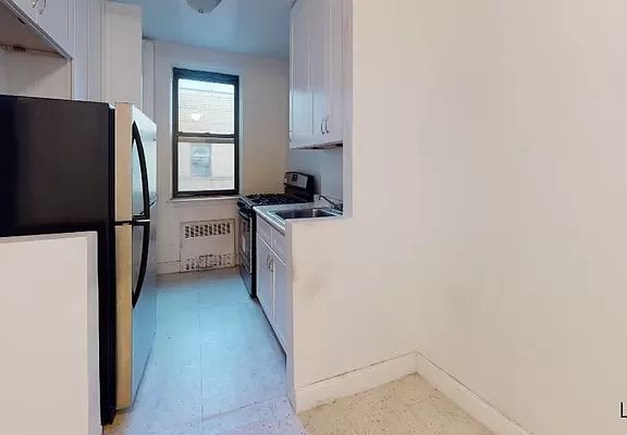 2nd image of 2420 Morris Ave APT 6G