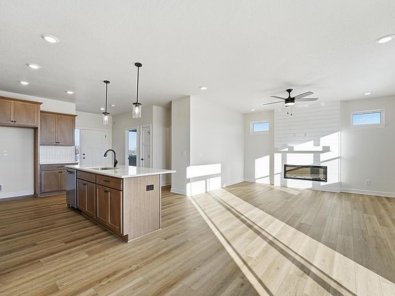 5th image of 706 Plainside Ave