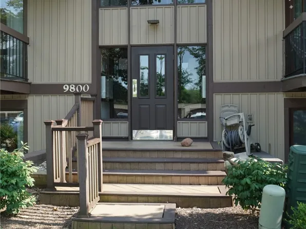 9800 Cove Dr Unit 5H, North Royalton, OH 44133