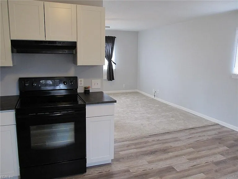 954 Dovercourt Rd — Photo 13