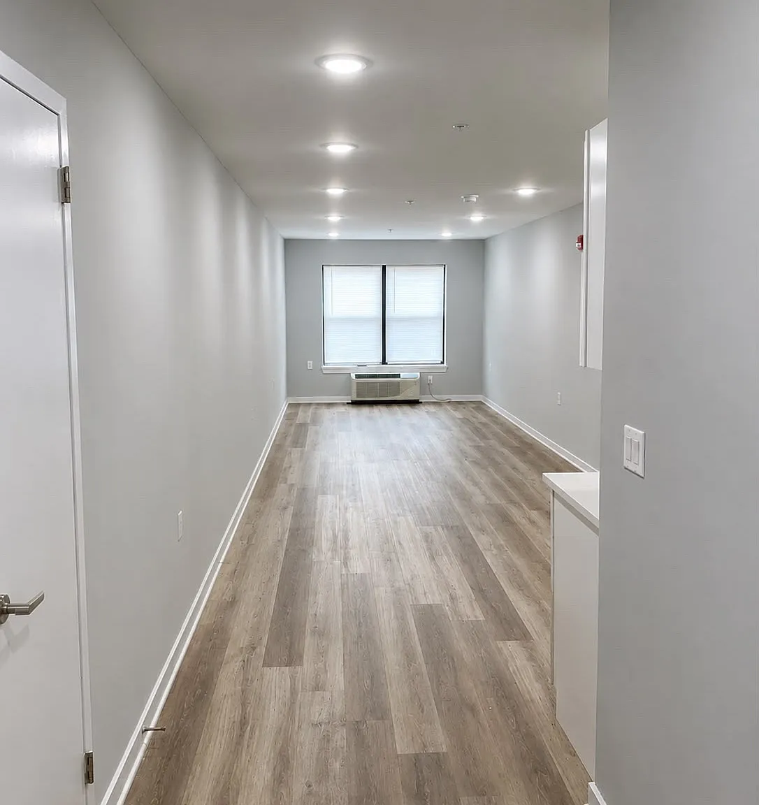 1 bed, $1,718 — Photo 4