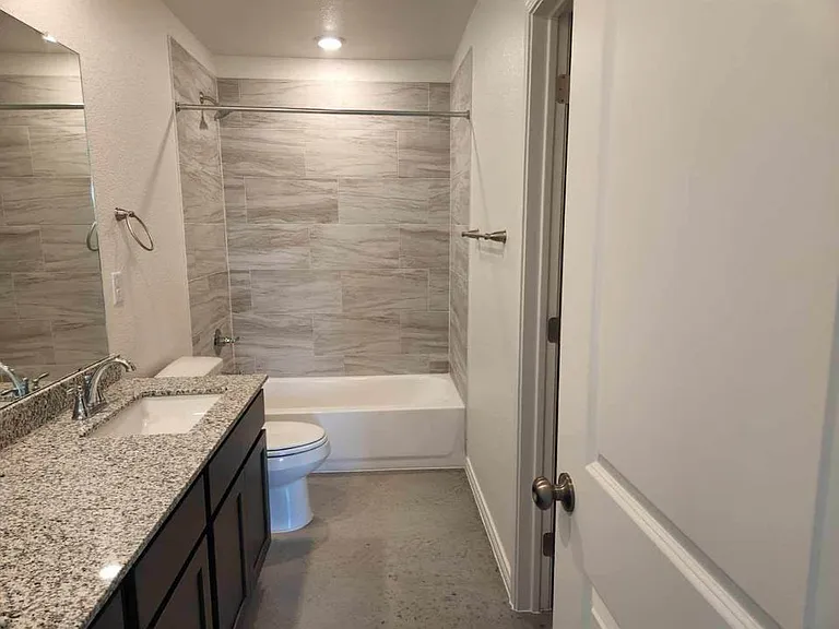 1266 Lehmann Dr #B — Photo 3