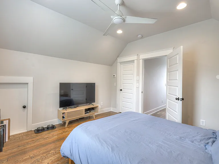901 Curdwood Blvd — Photo 17