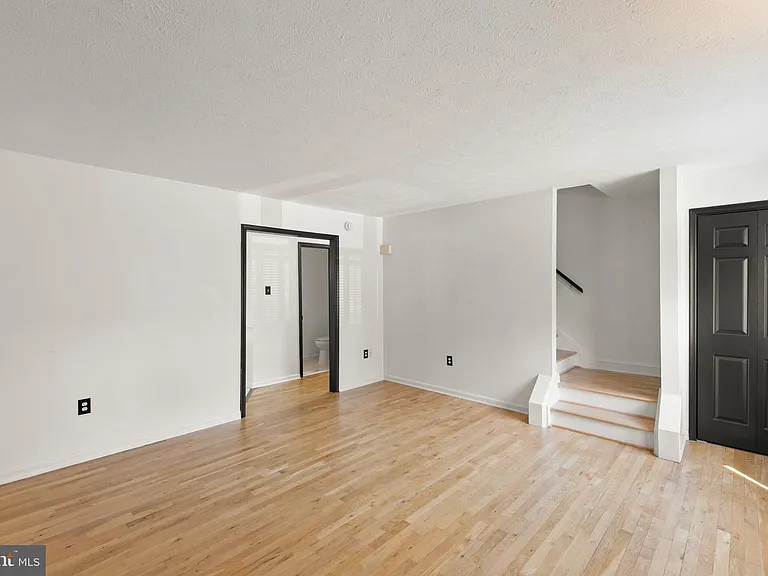 501 Tudor Dr — Photo 3