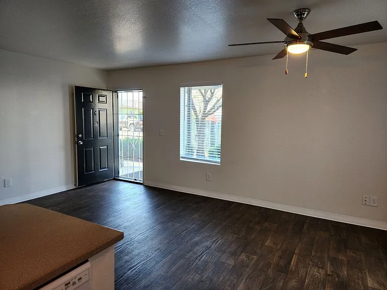 Emerald Pointe — Photo 14