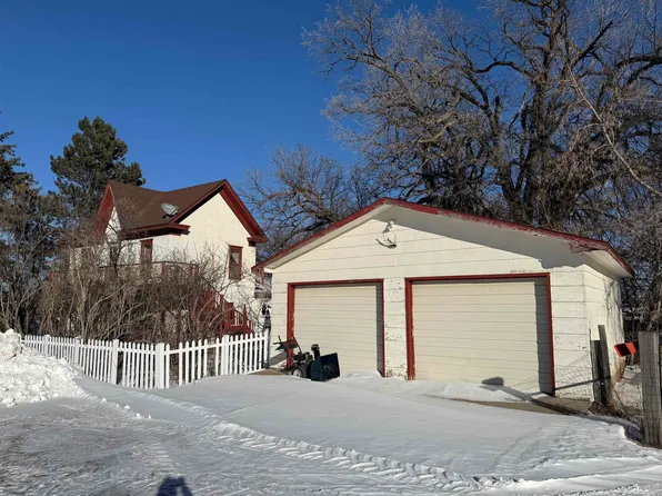 814 Pine St, Whitewood, SD 57793