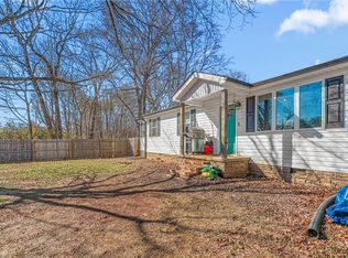 118 Shady Grove Rd, Eden, NC 27288