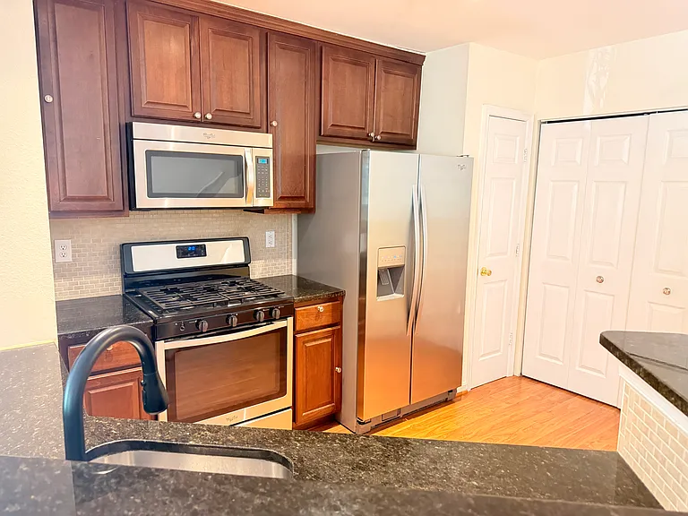 12823 Fair Briar Ln — Photo 2
