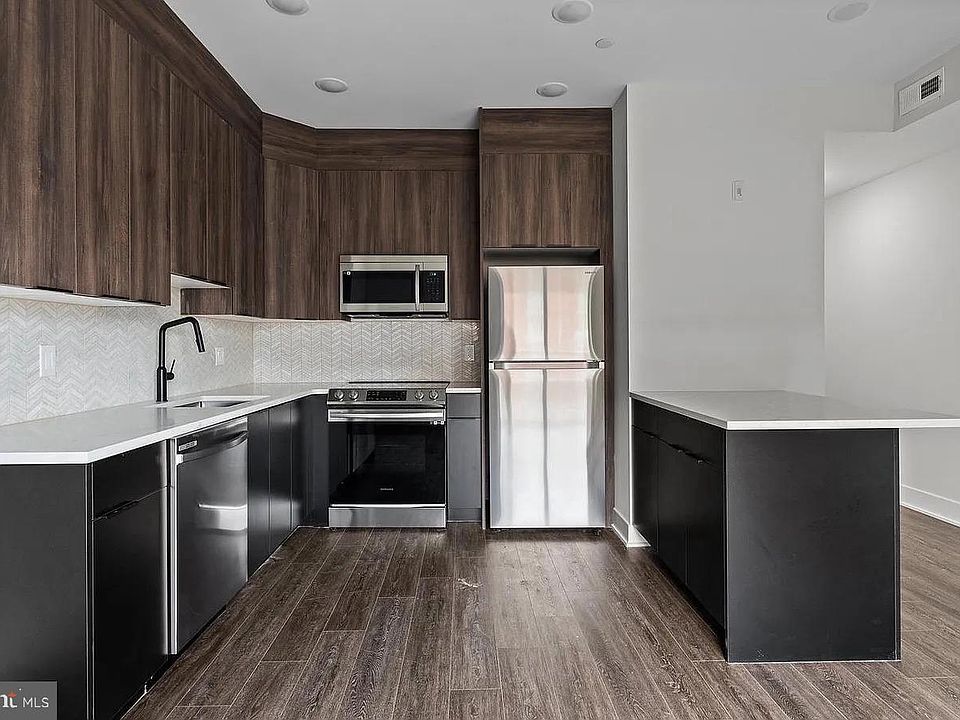 1st image of 2146 N Front St #3