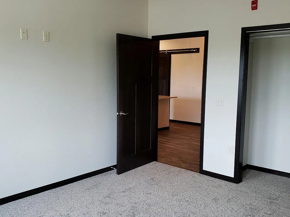 808 N Superior Ave #307