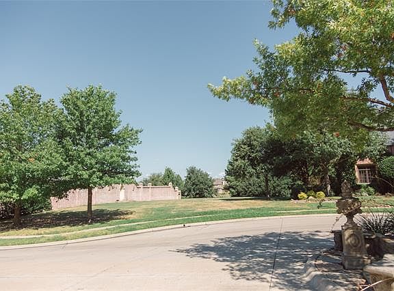 3rd image of 3840 Touraine Dr