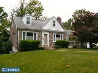 160 Merrybrook Dr, Havertown, PA 19083