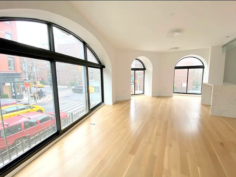 341 W 11th St #2E — Photo 3