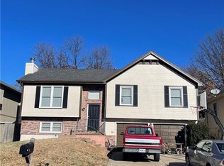 8822 NE 73rd Ct, Kansas City, MO 64158