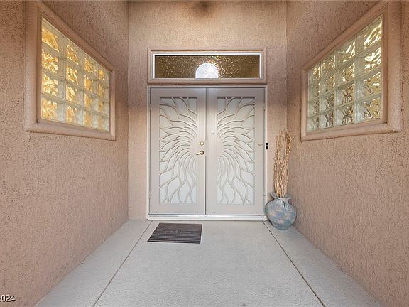 3rd image of 2612 Spalding Dr