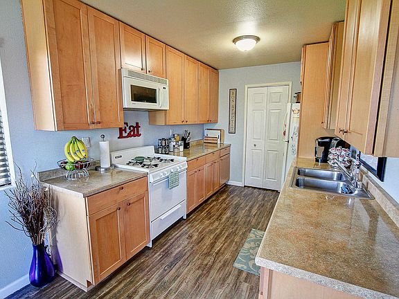 2nd image of 4244 Vista Panorama Way Unit 205