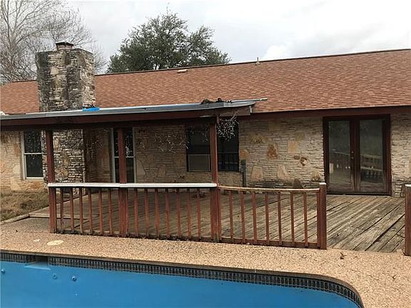 3rd image of 609 Cambridge Dr