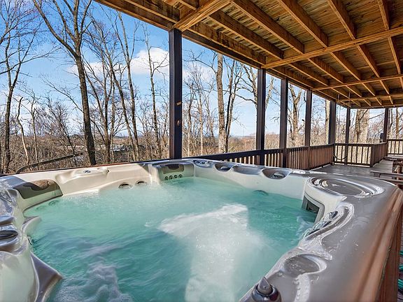 4th image of 225 Eagles Nest Ln