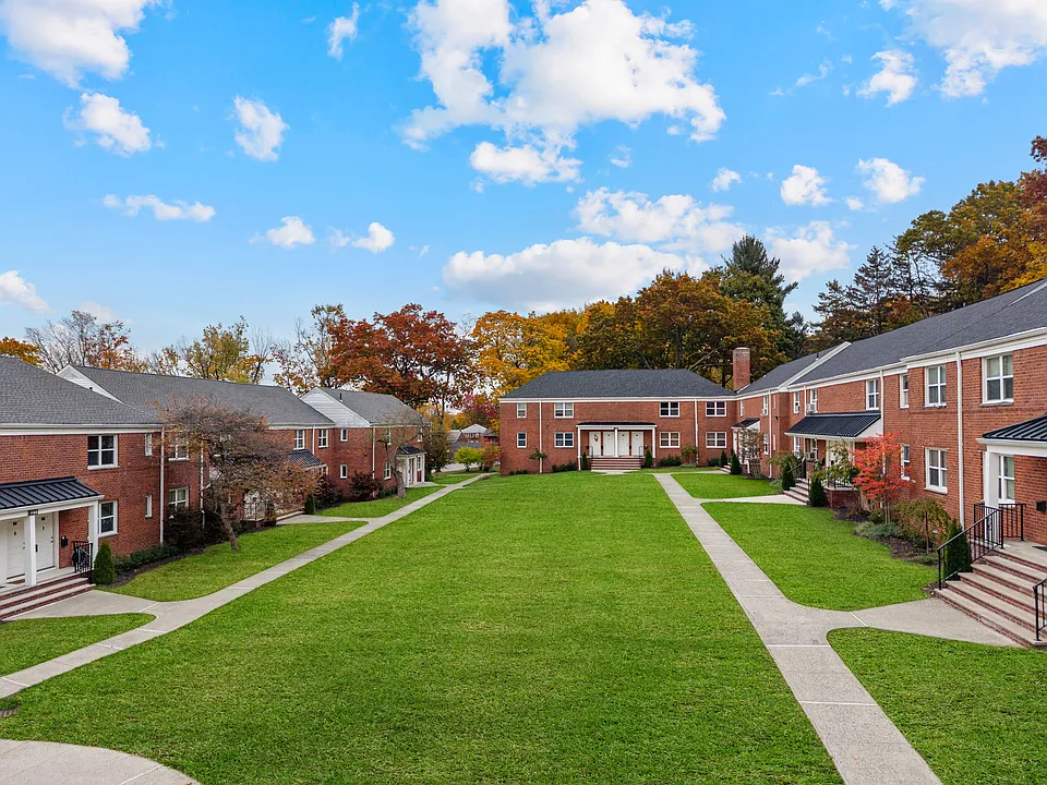 Grand Lee Apartments