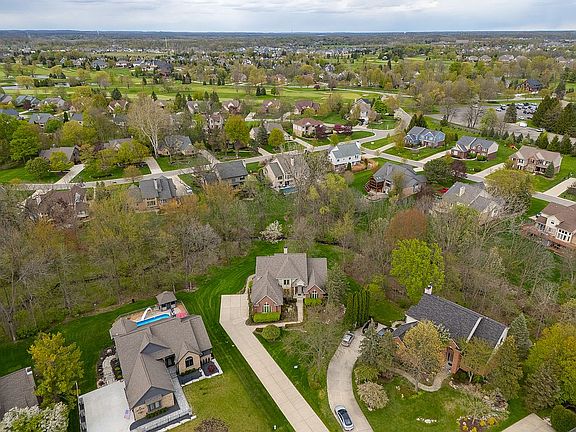 5th image of 22820 Indianwood Dr