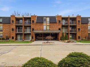 4187 Columbia Rd, North Olmsted, OH 44070