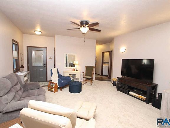 2nd image of 814 E El Dorado Ct