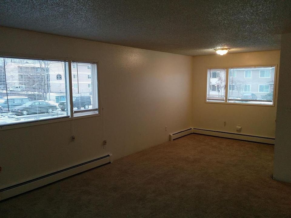 2nd image of 3530 E 42nd Ave APT 1