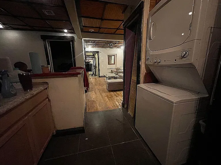 3 bed, 850 sqft, $2,100 — Photo 4
