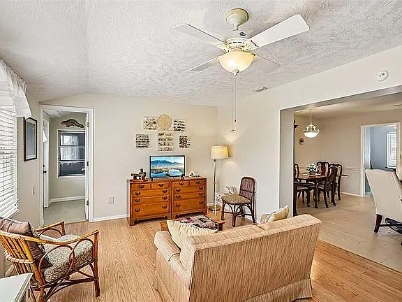 2 bed, 1771 sqft, $1,807 — Photo 2