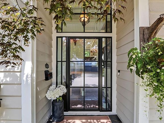 2nd image of 654 Hawthorne Rise