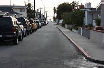 5th image of 3512 Marcus Ave