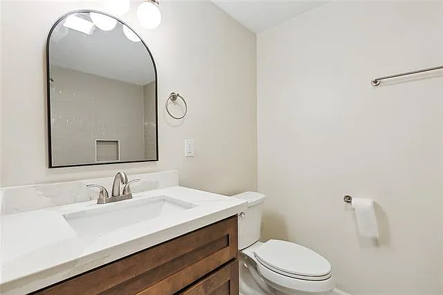 725 Macarthur Ave — Photo 12