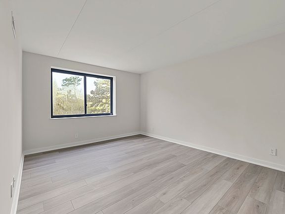 5th image of 2460 Peachtree Rd #613